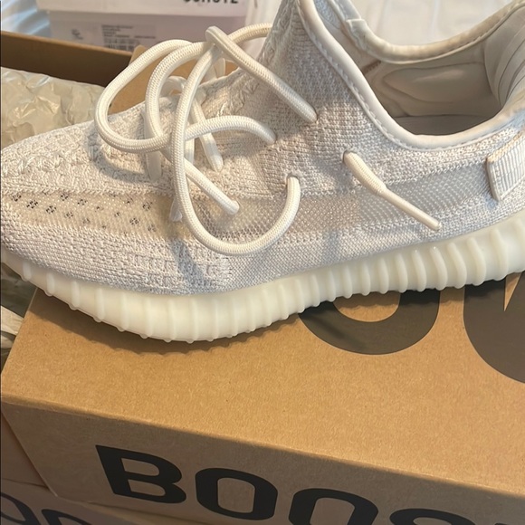 Yeezy White Sneakers with Signature Knit and Boost Comfort - Picture 1 of 6